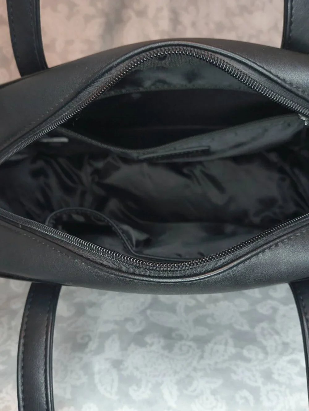Black Sourpuss Oh the Horror Bowler handbag 10 x 11" with feet - Picture 7 of 14